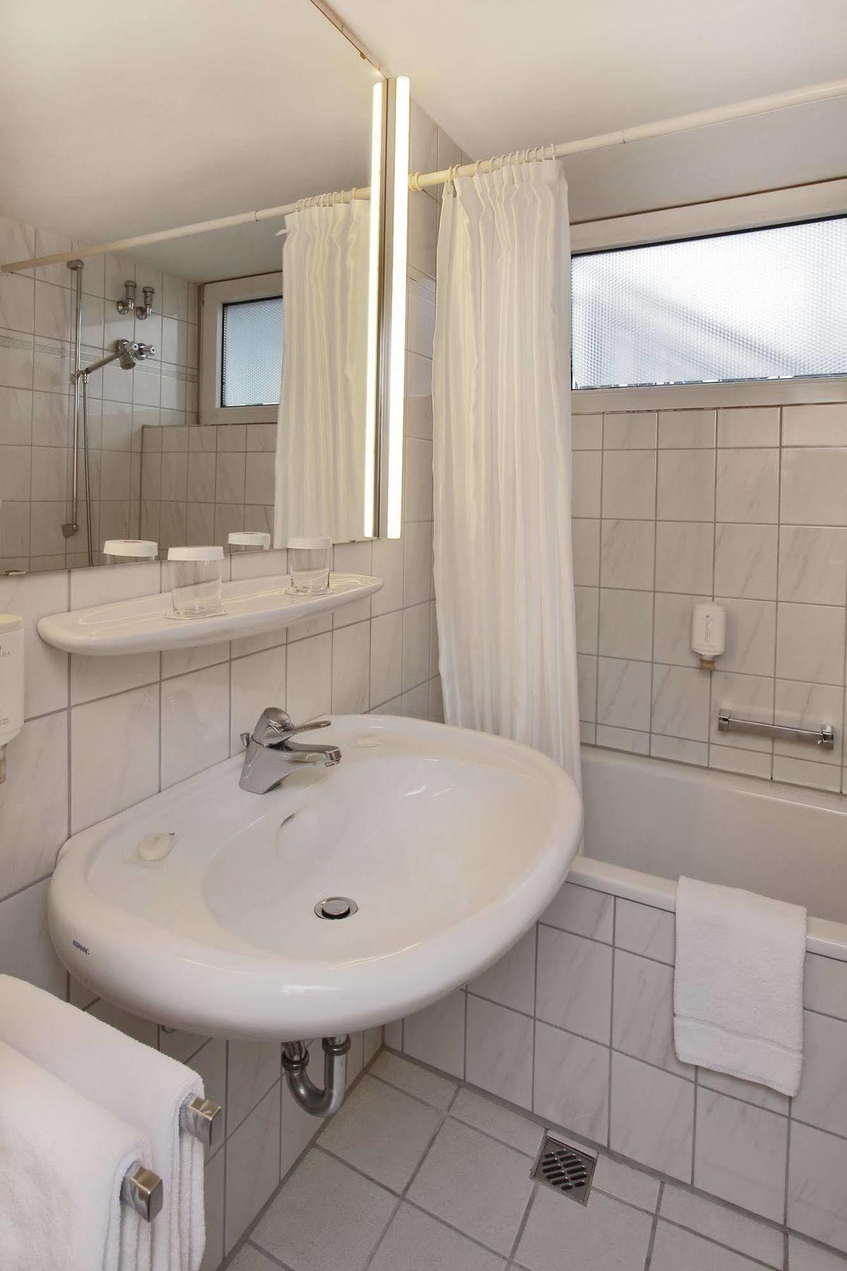 H+ Hotel Siegen Bagian luar foto